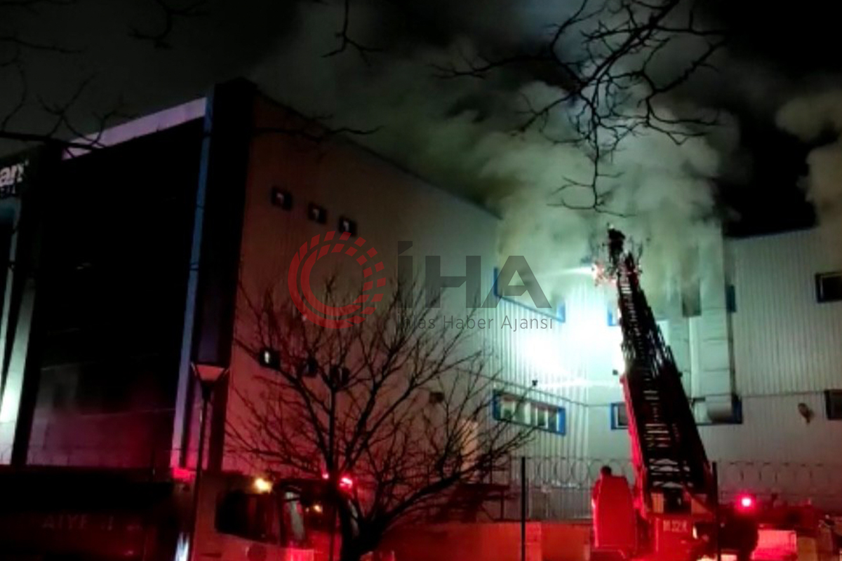 Bursa'da tekstil fabrikasında korkutan yangın