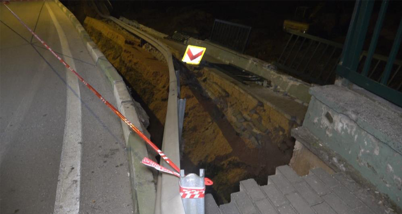 Bursa’da yol çöktü, ulaşım bir süreliğine trafiğe kapatıldı