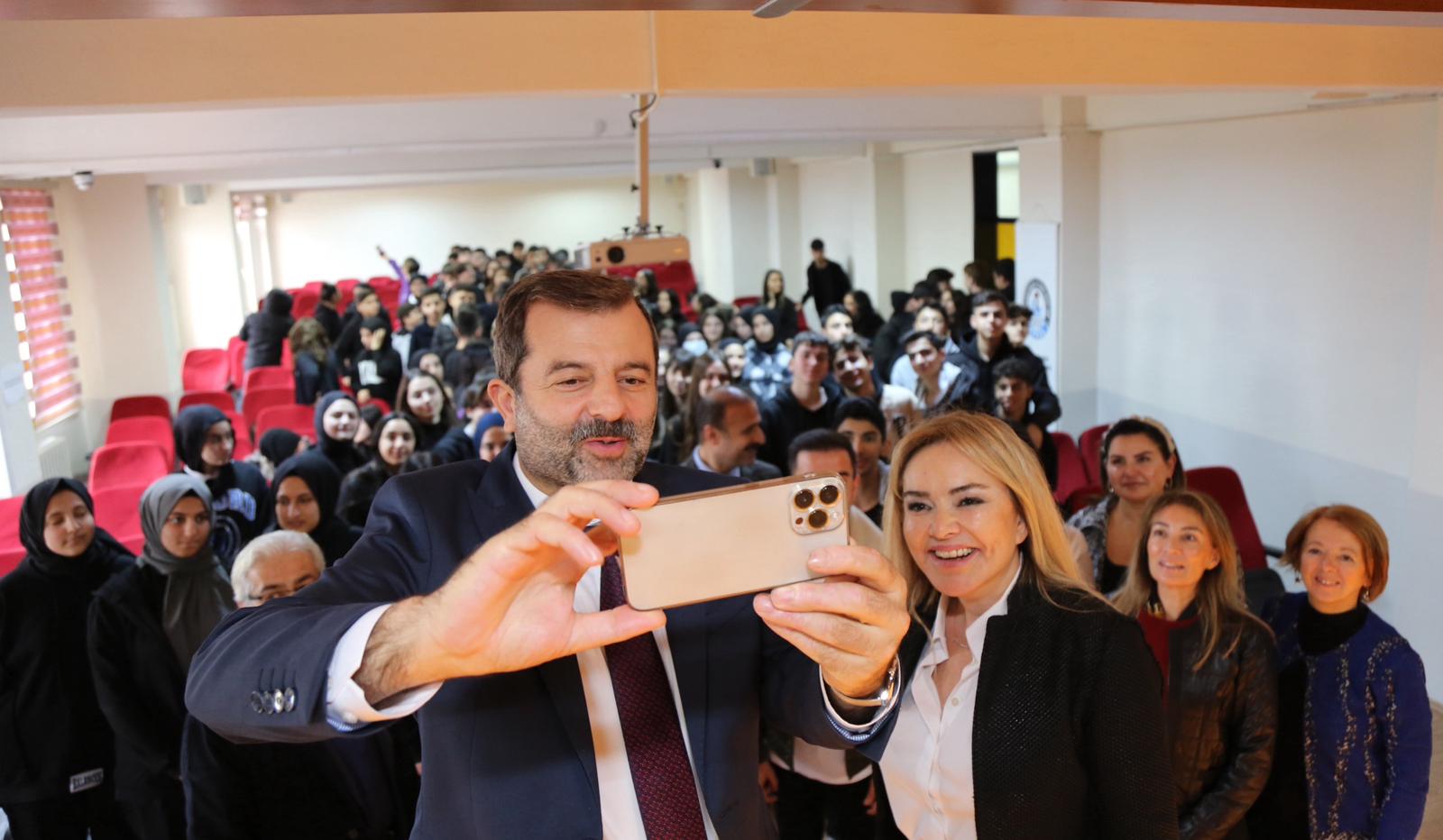 Başkan Işık : “Çocuklarımıza Akran Zorbalığından Korunma Gücü Aşılamalıyız”