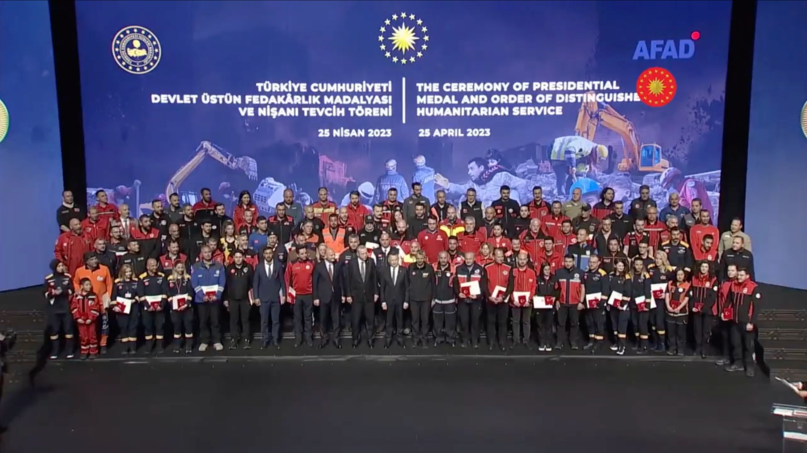 Gürak Ekibine Devlet Üstün Fedakarlık Madalyası Verildi