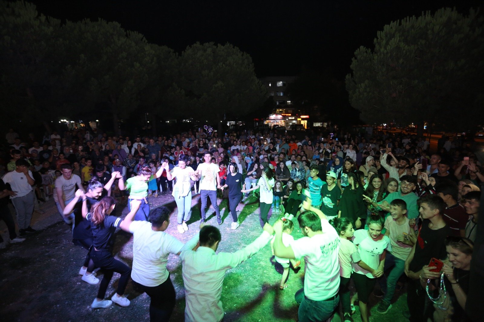 Türkülerin Rüzgarı Gürsu’nun Yaz Gecelerini Canlandırıyor